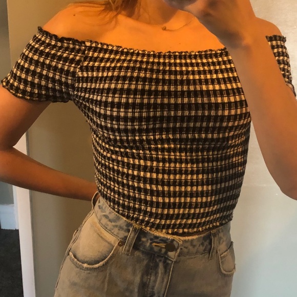 Kendall and Kylie off the shoulder top - Picture 3 of 4